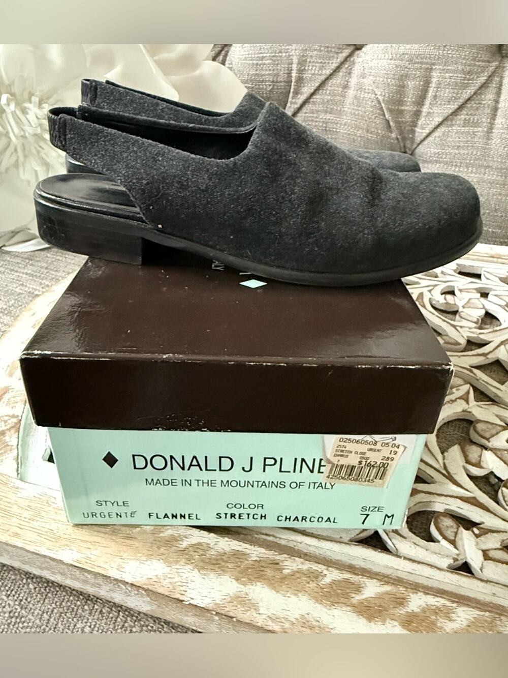 Donald J Pliner Gray Flannel Flats Shoes Women’s 7